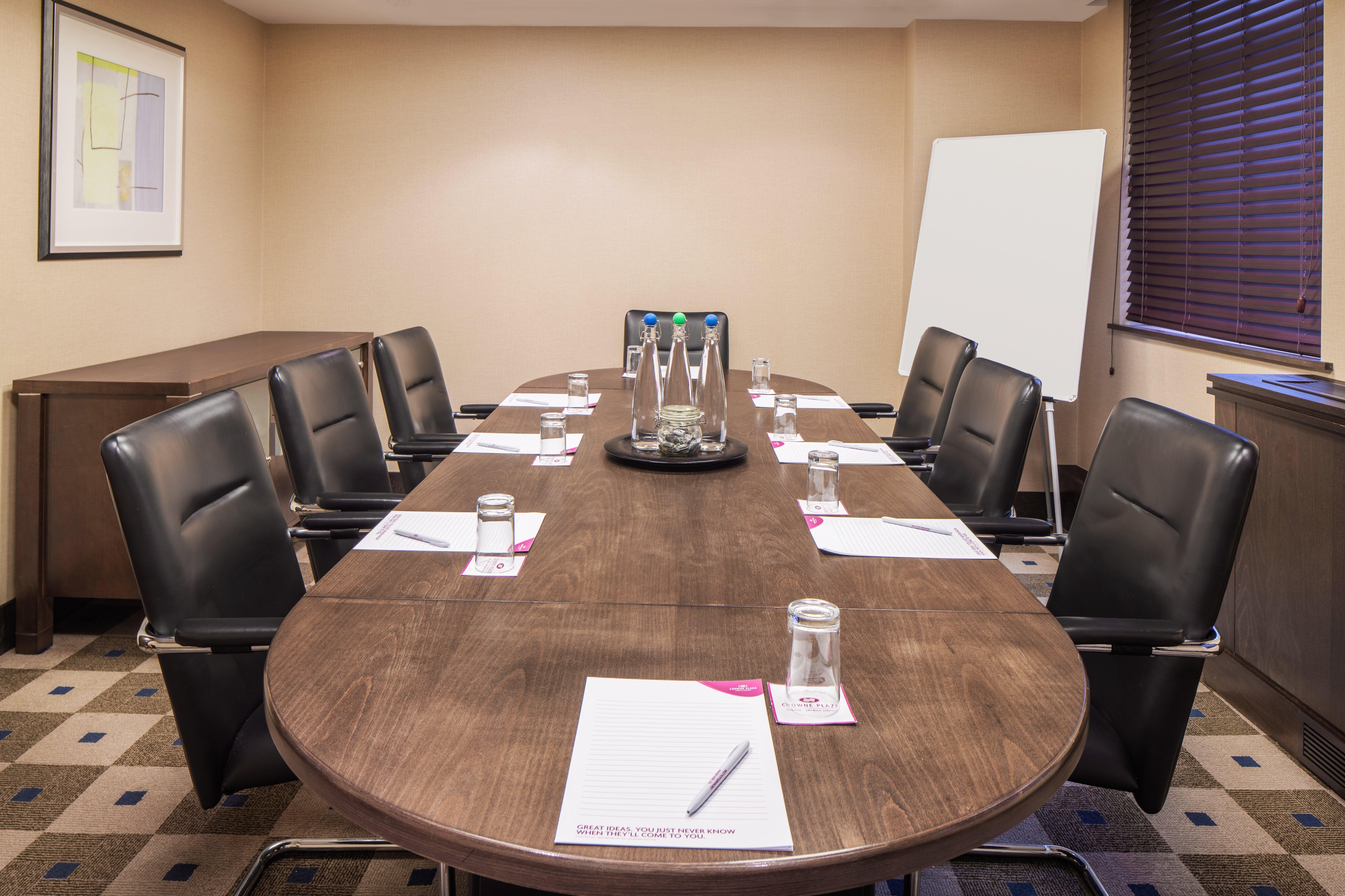 Crowne Plaza London - Gatwick Airport By Ihg Hotel Crawley  Afaceri foto