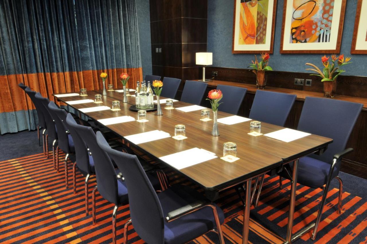 Crowne Plaza London - Gatwick Airport By Ihg Hotel Crawley  Exterior foto